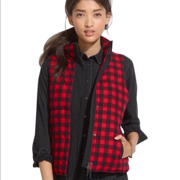 Madewell Jackets & Blazers - Buffalo plaid Sherpa lined vest